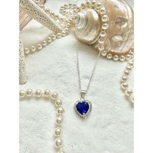 Sapphire heart cubic zirconia pendant necklace